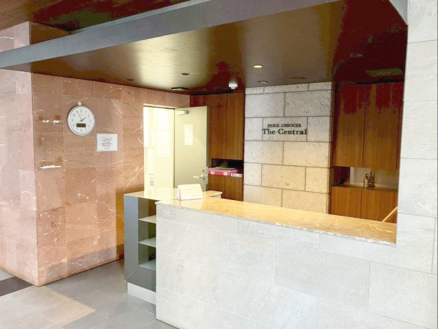 パークアソシア　ザ・セントラルのエントランス|受付があります！防犯面の安心感が増し、利便性も高まりますね！