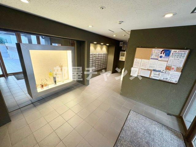 HF丸の内レジデンスのロビー