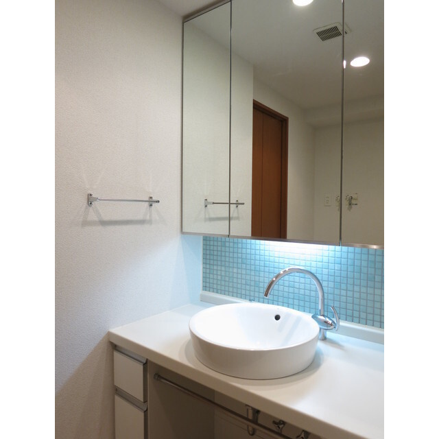 コンフォリア下北沢の洗面所