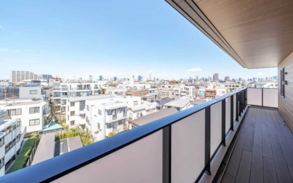 ブランシエスタ目黒中央町　新築　ペット相談　礼金０　フィットネスルームのバルコニー