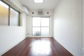 クレセール笹塚の居間・リビング