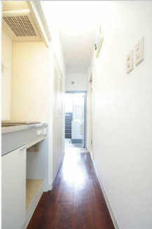 クレセール笹塚の玄関