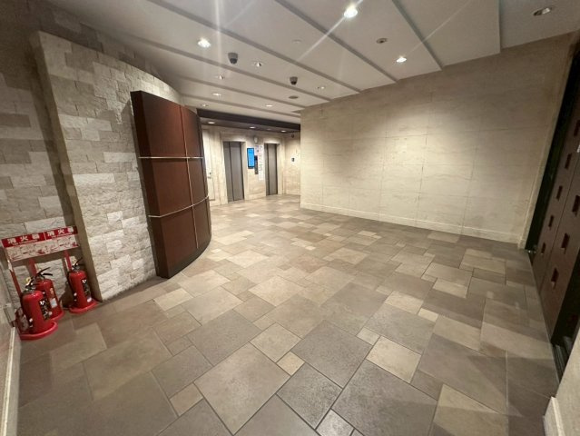 ウィルテラスなんば南のロビー