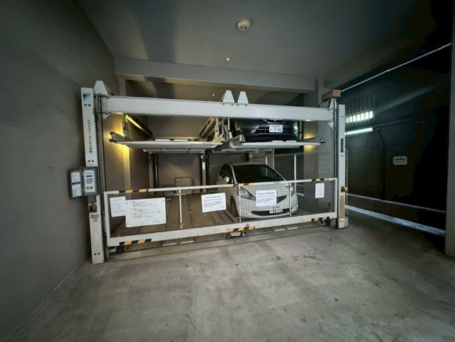 ウィルテラスなんば南の駐車場