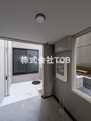 【エントランス】 | Fons Lucis Izumi-定借2年再契約型-