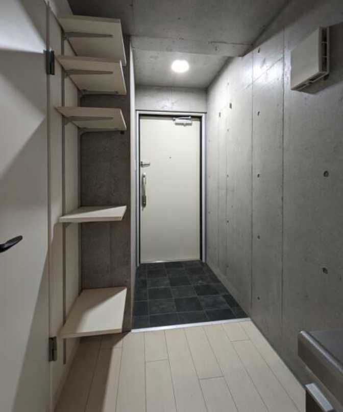 プラティーク代沢　築浅　礼金0　角部屋の玄関