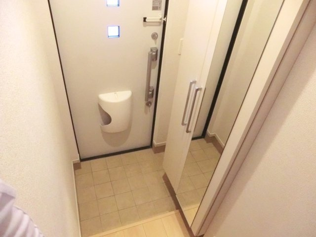 ベル　フォンティーヌの玄関|★広めの玄関スペース・トールタイプのシューズボックス付き★