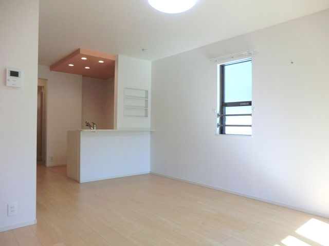 ベル　フォンティーヌの居間・リビング|☆人気の対面式キッチンです。☆