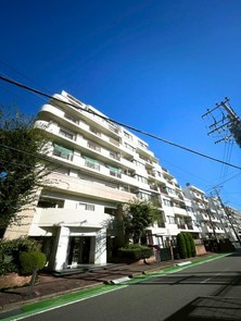 【外観】 | リーベスト南福岡 | 春日駅まで徒歩6分で通勤通学に便利な好立地です。周辺環境も良好で暮らしやすいです【近隣駐車場確保済】