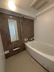 【浴室】 | リーベスト南福岡 | 浴室乾燥機付きのバスルームは雨の日のお洗濯に活躍するのはもちろん、カビ対策にも大助かりです