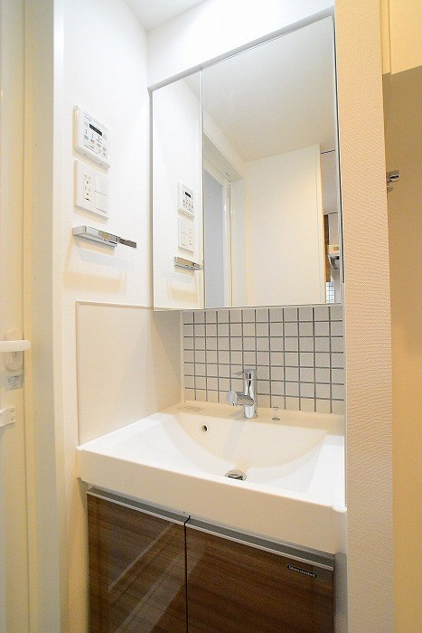 ステージファースト世田谷アジールコートの洗面所|脱衣スペースもあります