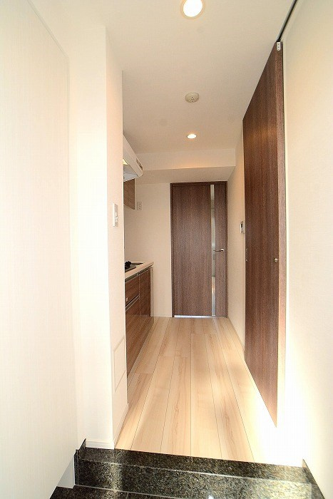 ステージファースト世田谷アジールコートの玄関|シンプルで使いやすい玄関です