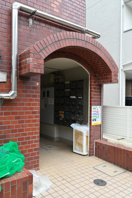 メゾン・ド・ブリーヤンのエントランス|毎日通るエントランスはこのようになっています