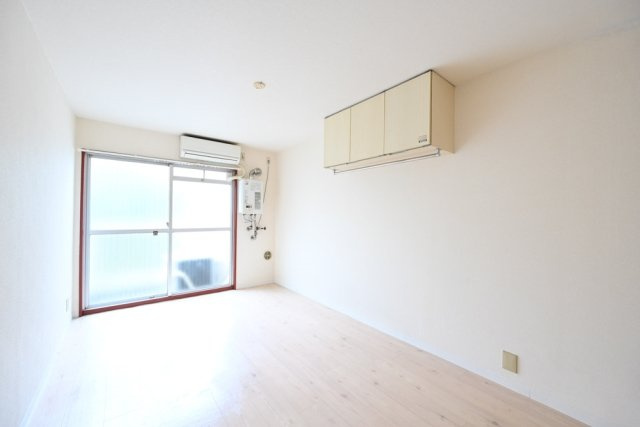 メゾン・ド・ブリーヤンの洋室|使い勝手のいい洋室です