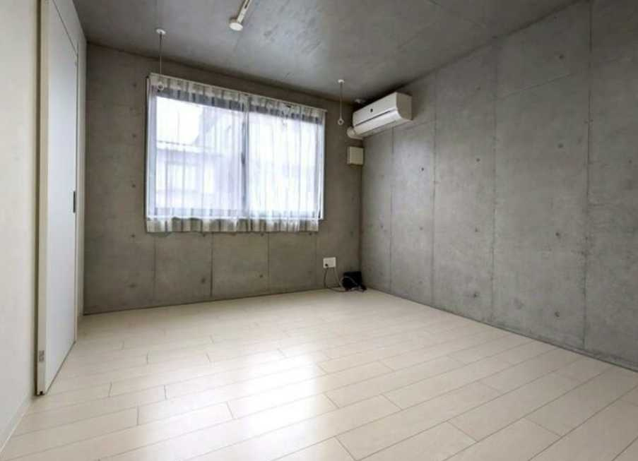 プラティーク代沢　築浅　礼金0　ネット無料の居間・リビング