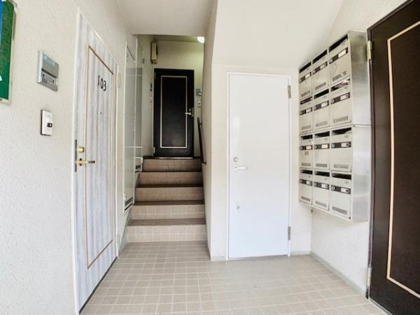 ベストワンのエントランス|清潔なエントランスです