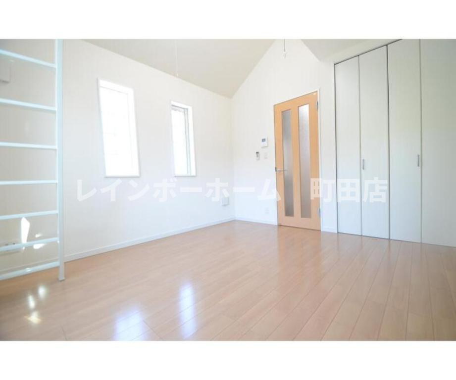 Crane Hills※※初期費用分割後払いサービス利用可能物件の居間・リビング