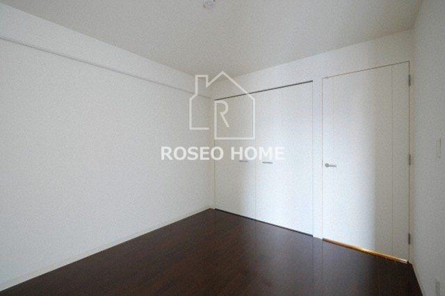 レジディア玉造の洋室