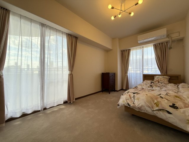 グランフェルティ本山の洋室|約7.1帖の洋室
北、西二面開口となっております。