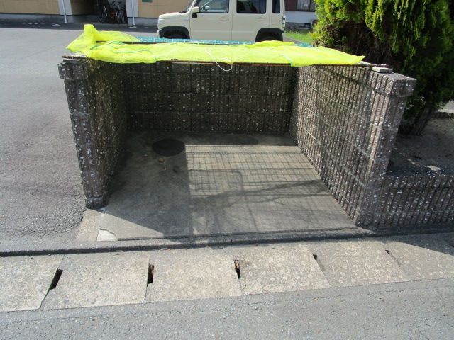 ハミングハイツのその他共用部分|便利な敷地内ゴミ置き場もあります♪