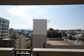 【展望】 | バルコニーからの気持ちのいい眺望♪南西方向の景色が広がり、毎日大きな空を眺められます