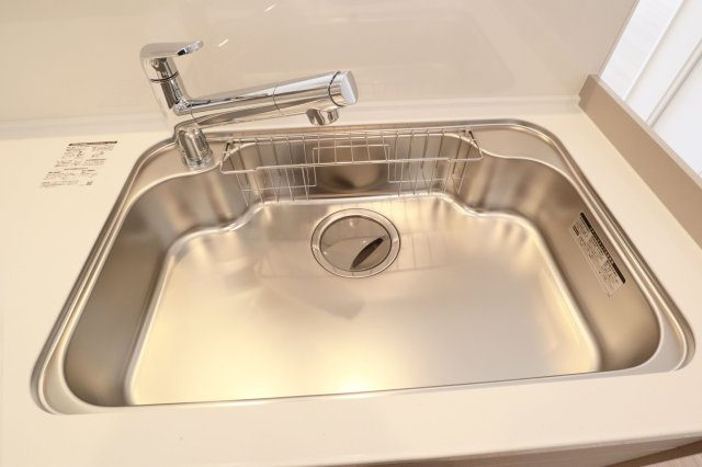 【キッチン】 | ライオンズプラザ平尾 | 洗い物がしやすい幅広のシンクです。食洗機付きで後片付けも楽々