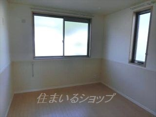 広島市安佐北区深川３丁目のアパートの寝室