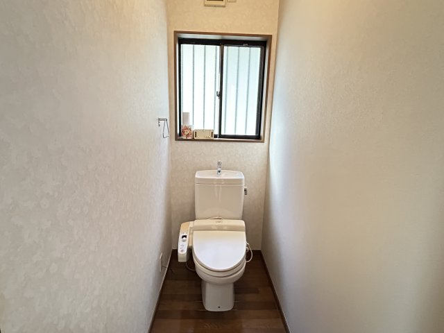 阿南市見能林町上かうや中古戸建のトイレ