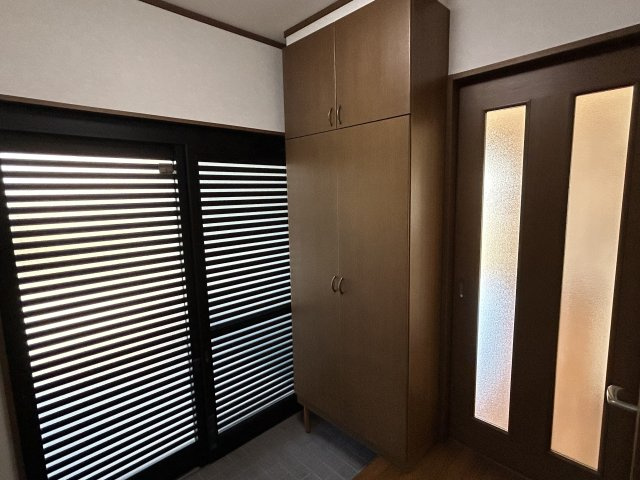 阿南市見能林町上かうや中古戸建の玄関