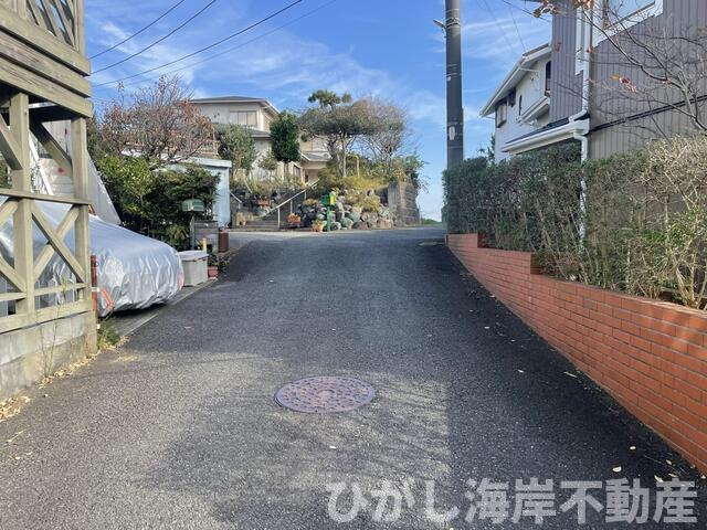 藤沢市鵠沼藤が谷３丁目　売地の前面道路含む現地写真|現地外観