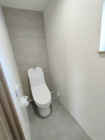 安岡駅前1丁目リフォーム済中古のトイレ