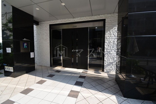 エステムエグゼ心斎橋のエントランス