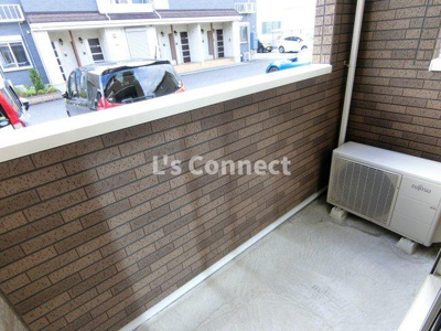 【バルコニー】 | ラポームメゾンⅢ | 晴れた日には洗濯物もたくさん干せます。