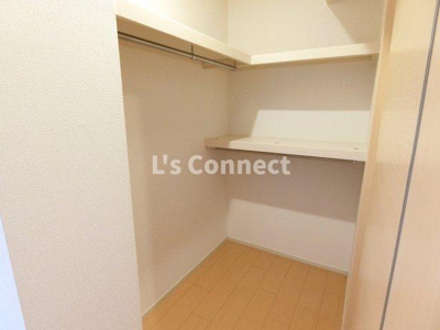 【収納】 | ラポームメゾンⅢ | ウォークインクローゼットでお荷物もすっきり収納。