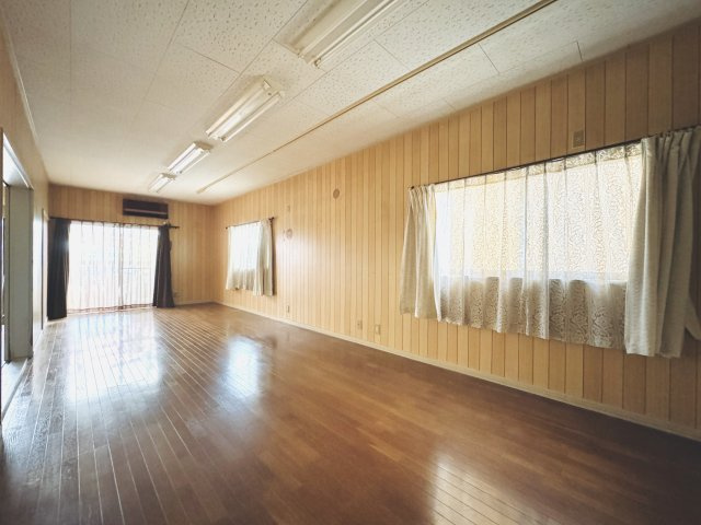 太田市龍舞町　中古住宅の洋室