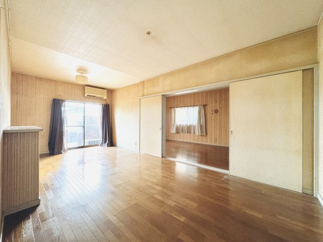 太田市龍舞町　中古住宅の洋室