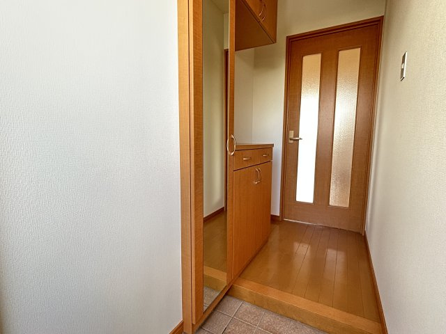 グランドメゾン八山の玄関