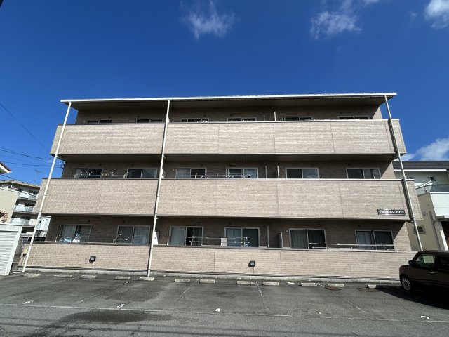 グランドメゾン八山の外観