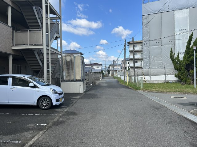 グランドメゾン八山の駐車場
