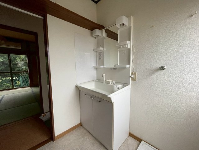 館山市薗　中古戸建の独立洗面台