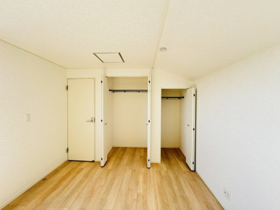 【バルコニー】 | 松戸市古ケ崎１丁目新築戸建【北部小学校：9分】 | 寝室前南向きバルコニー・日当たり良好♪