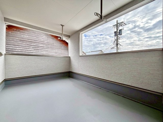 コンパクトで使いやすい洋室です