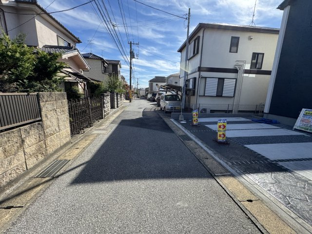 松戸市高柳新田新築戸建の前面道路含む現地写真|北東側前面道路