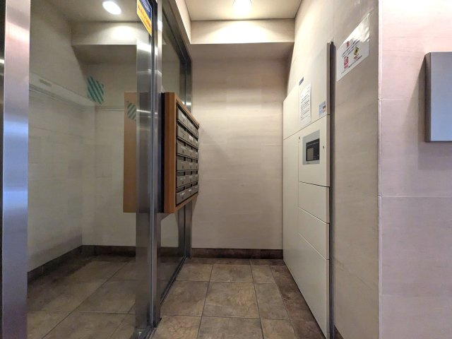 アスコットパーク錦糸町プレミオの設備|メールコーナーと宅配BOX