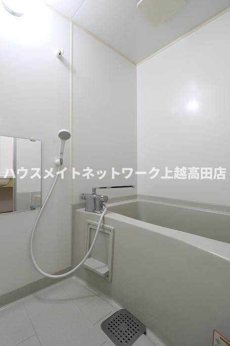 グランドハイデンス Ａの浴室|浴室