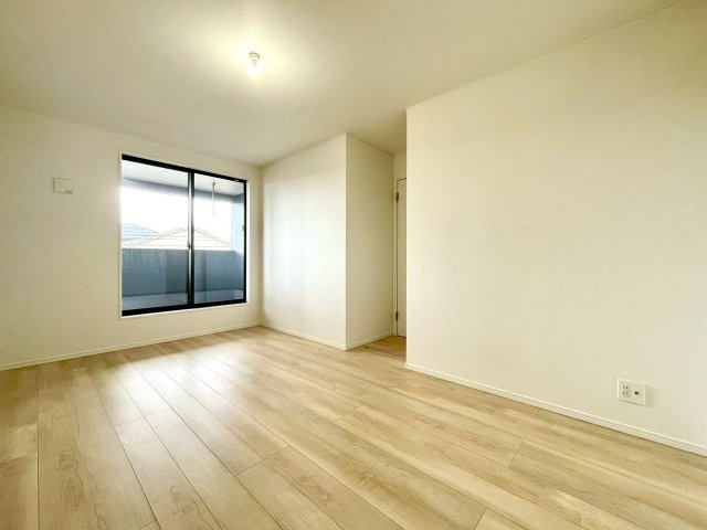 スタンダードな洋室です