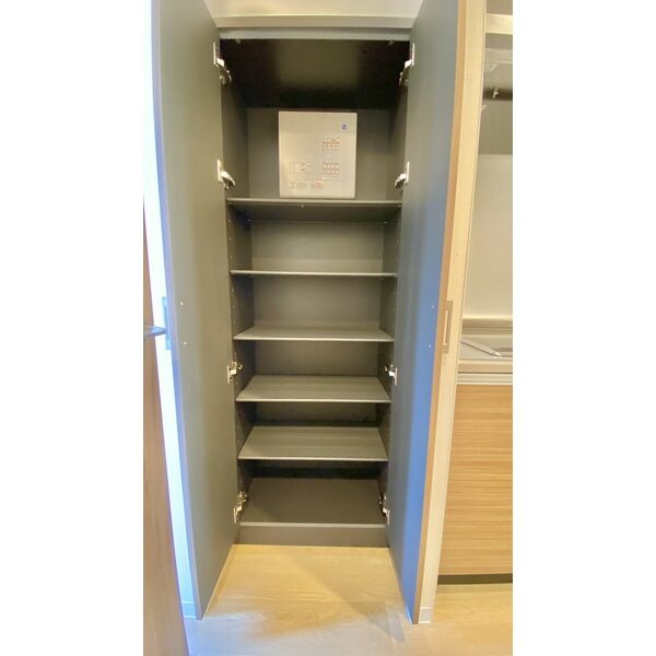 ゼスタレジデンス桜山　名古屋市賃貸　仲介手数料無料の玄関