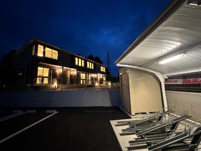 【外観】 | メゾン・ココ岩波 | 外観写真（夜）