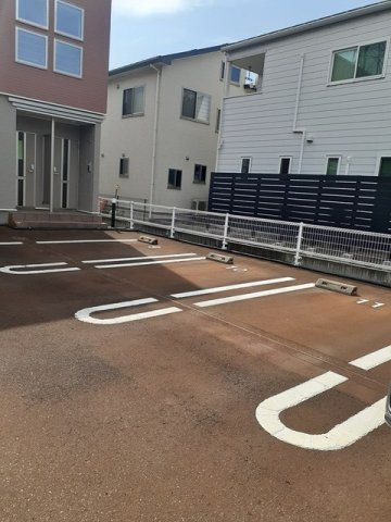 ジュネスⅡの駐車場