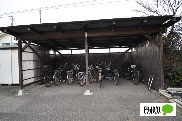 岡田ハイツAのその他